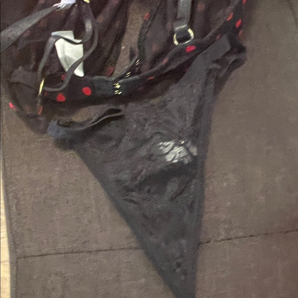 #1397+ Daisy Fuentes Black & Red Push Up Sheer W/ Thong Chemise Set - Picture 6 of 13